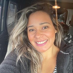 Meet your Posher, Emi